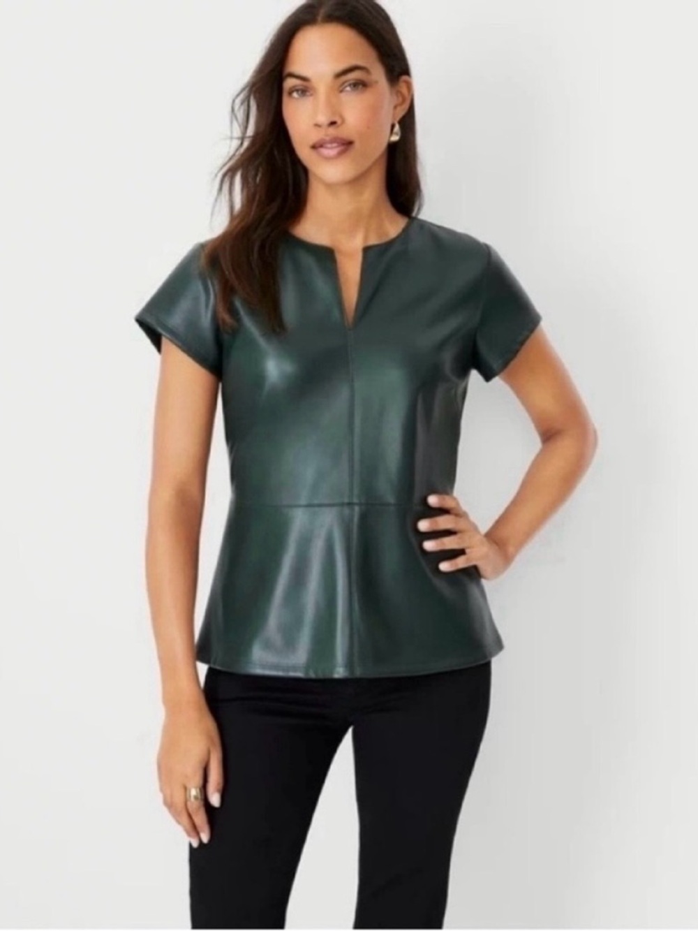 💚 Green ANN TAYLOR Faux Leather Seamed Split Neck Peplum Top- Size Large Petite